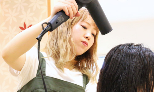 MISONO美容室 アシスタント 秋山楓